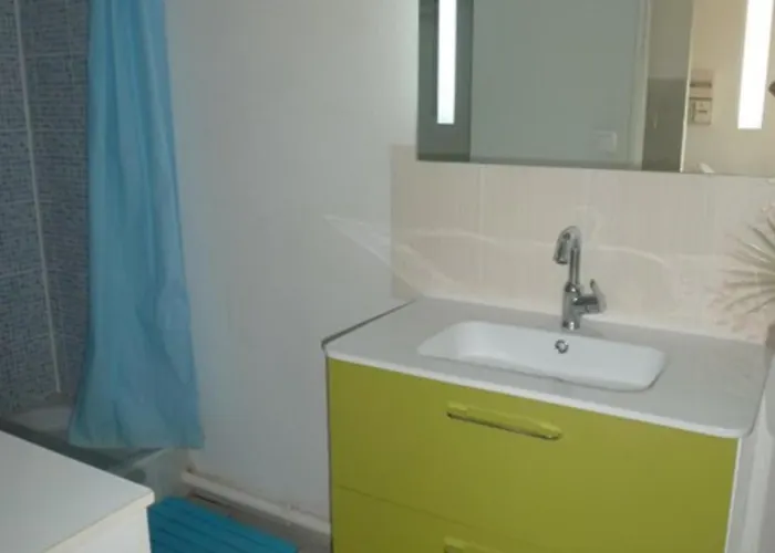 2 Pieces Avec Piscine, Balcon, Parking Prive - - Fr-1-326-407 Marseillan (Herault)